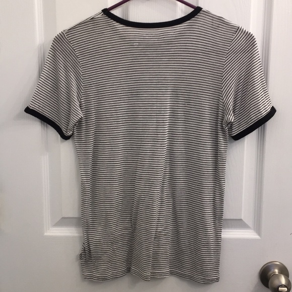 Van’s tee - Picture 2 of 2